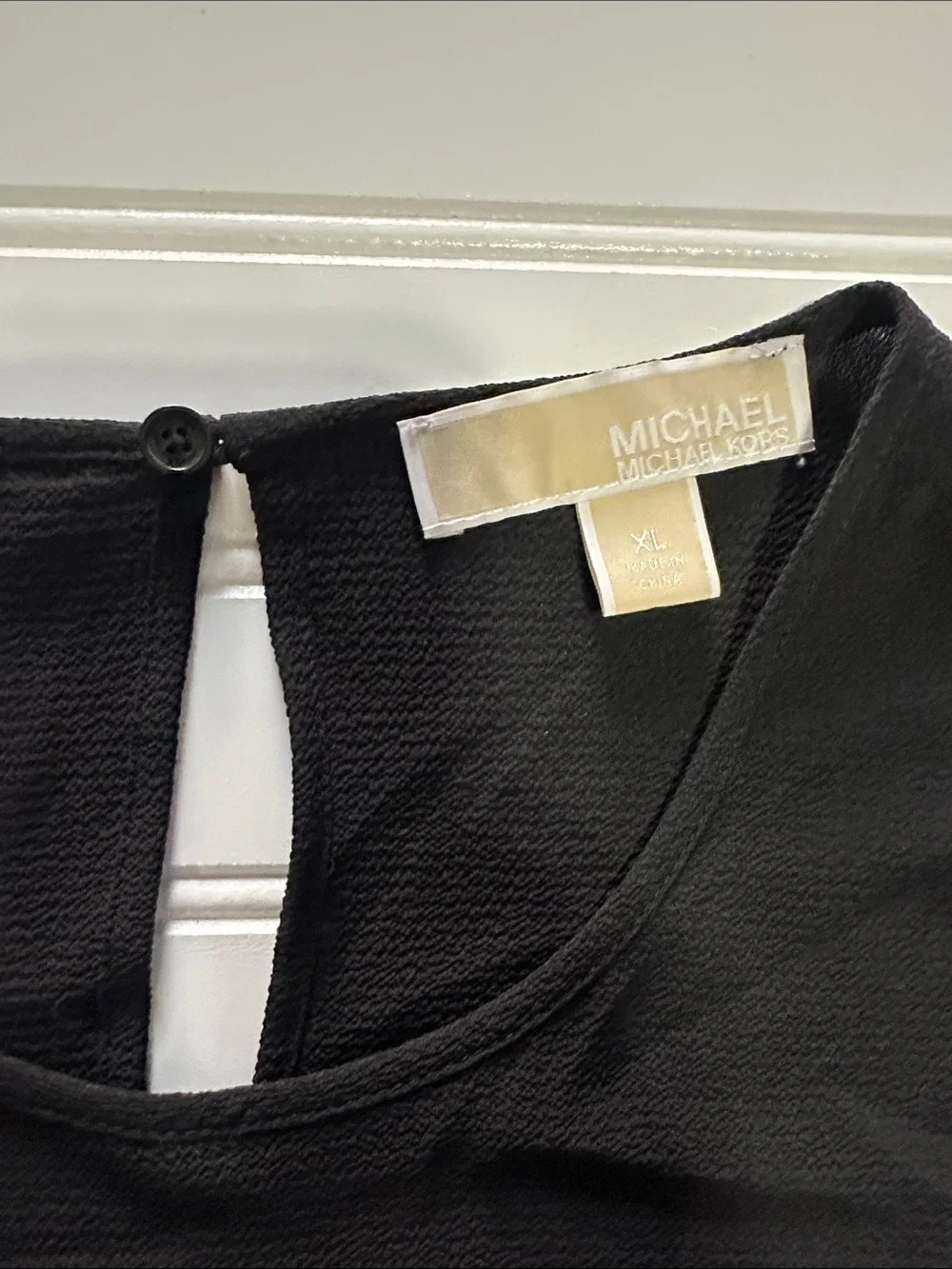 Michael Kors Black Flutter Sleeve Blouse XL Textured Keyhole Back Top
